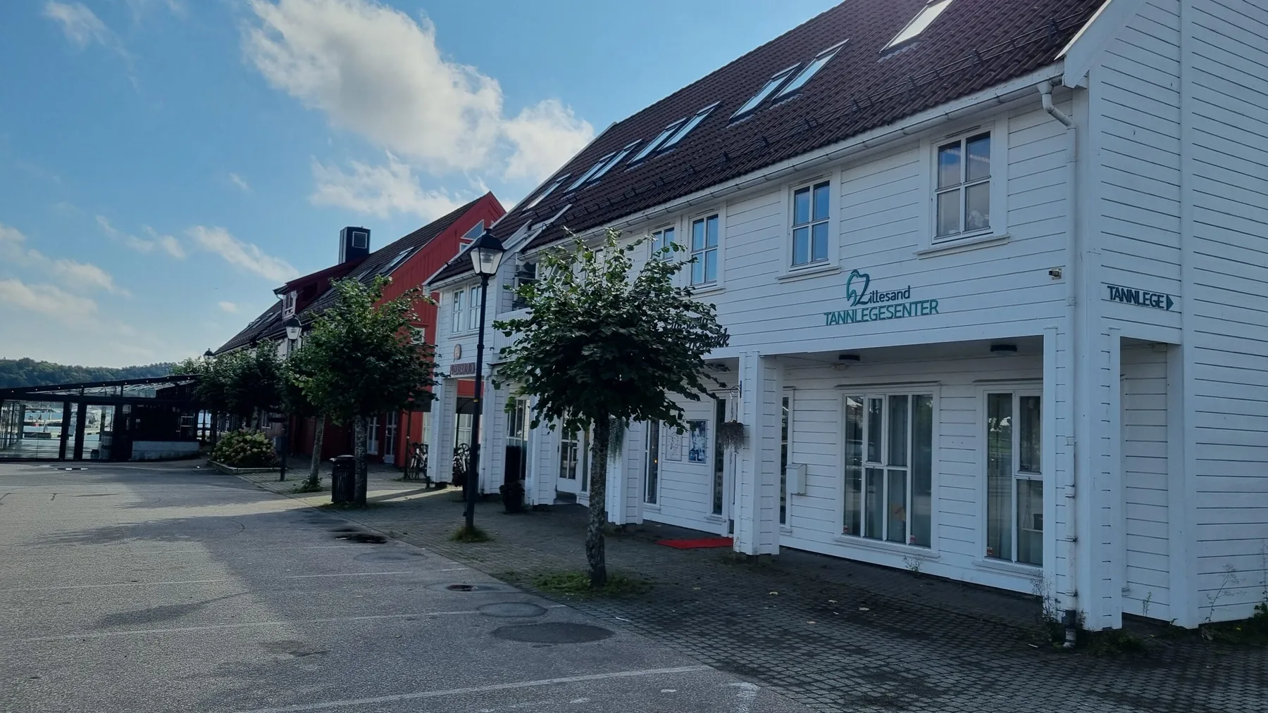 Torvgården i Lillesand sentrum, der Lillesand Tannlegesenter holder til i 2. etasje